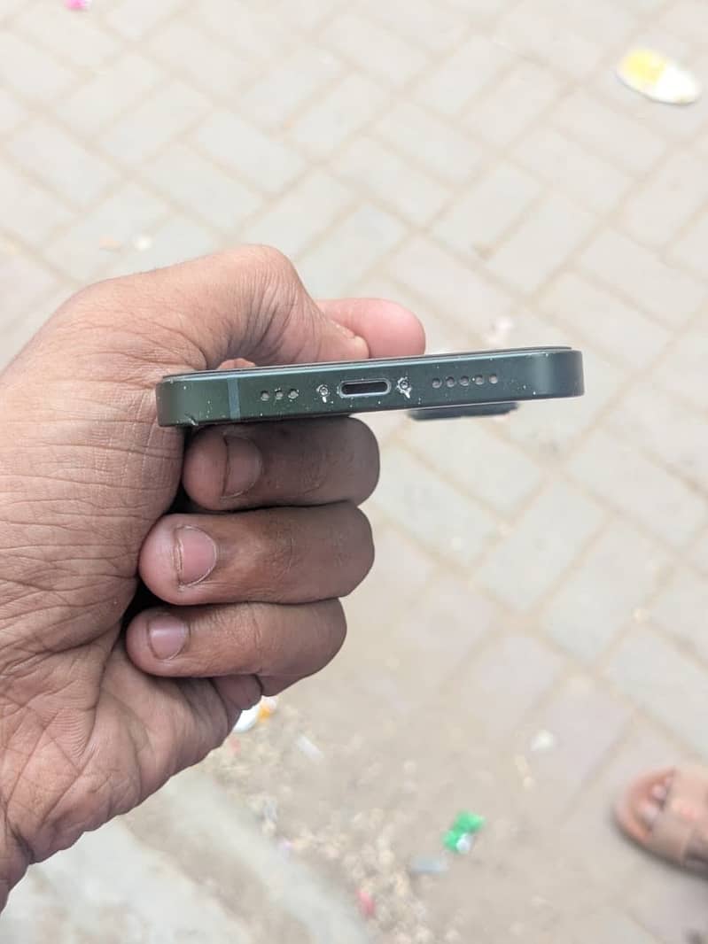 Apple iPhone 13 5