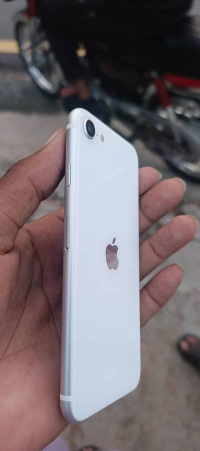 Apple iPhone SE