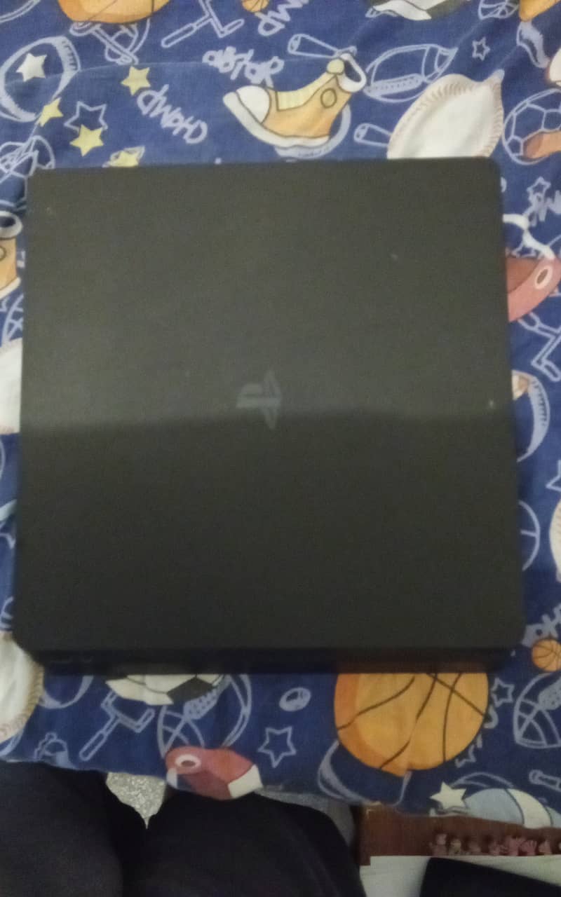 PS4 slim 6