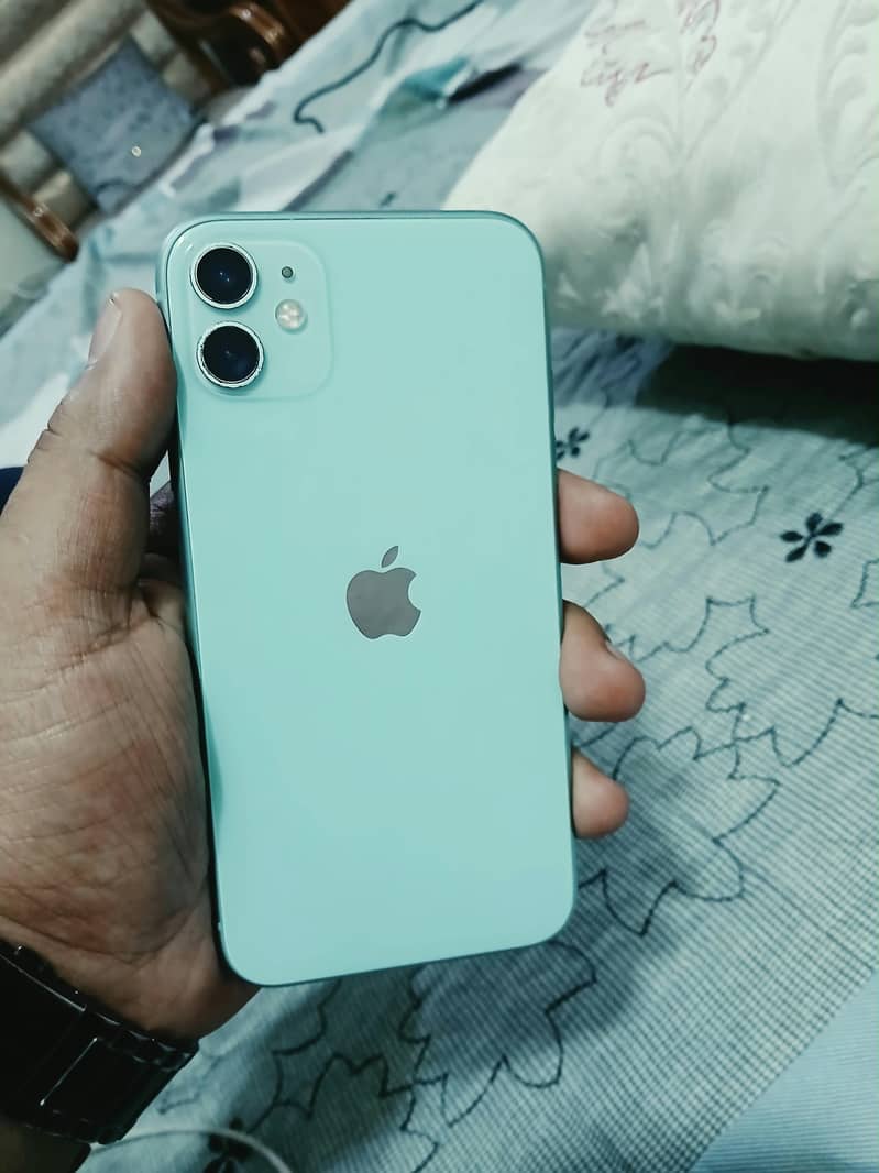 Apple iPhone 11 4
