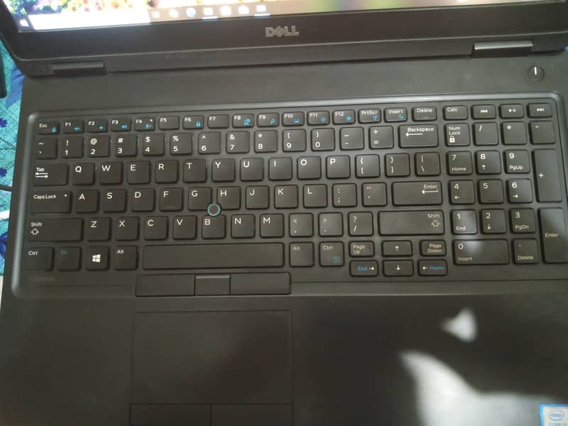 Dell Precision 3520 1