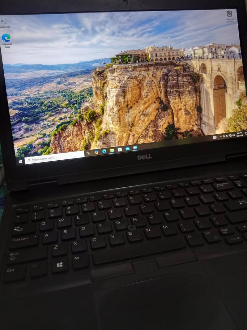 Dell Precision 3520 2