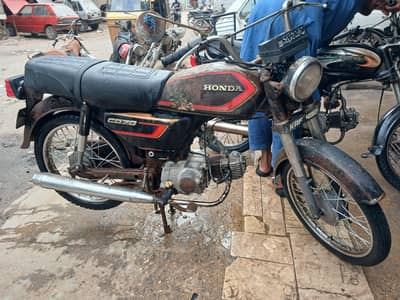 Honda cd70 1986 genuine condition sealed engen