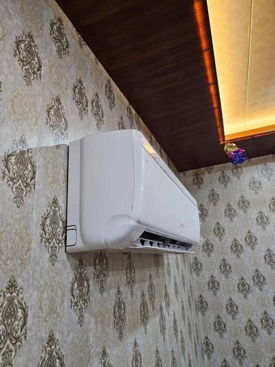 Gree DC inverter T3 model urgent for sale