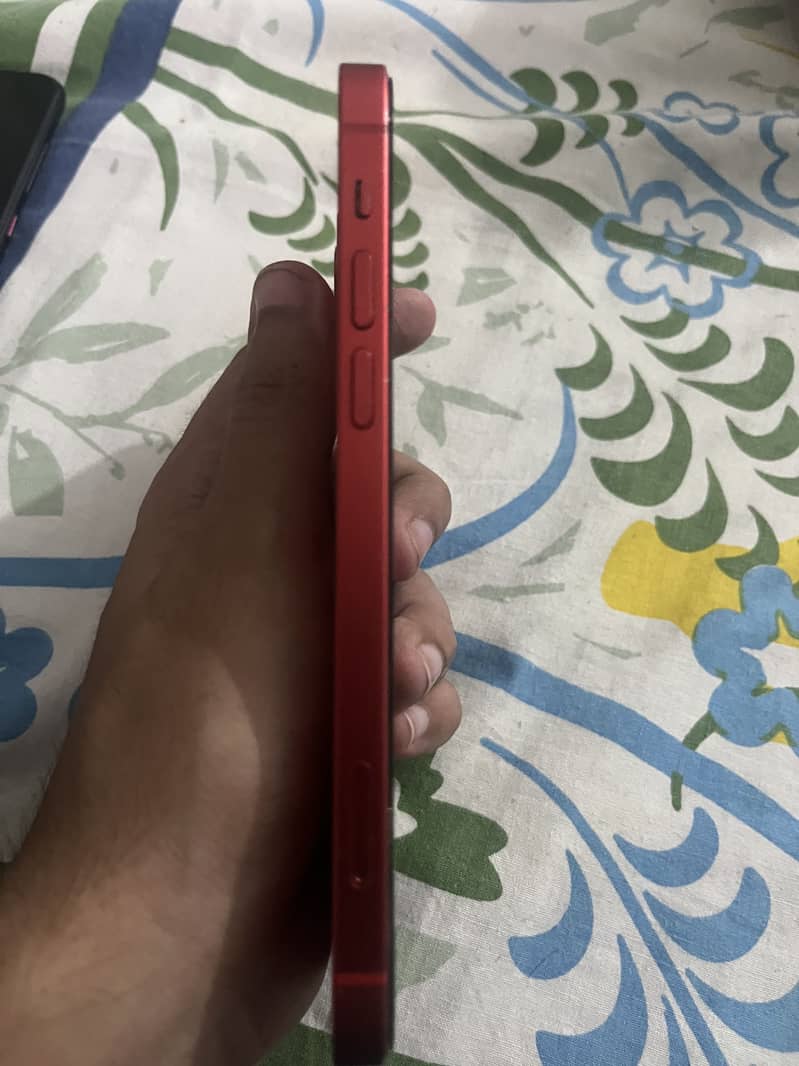 Apple iPhone 12 4