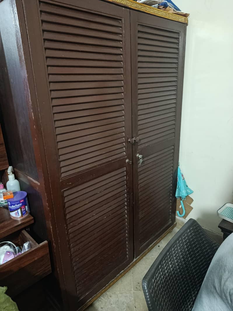 2 door wardrobe 0