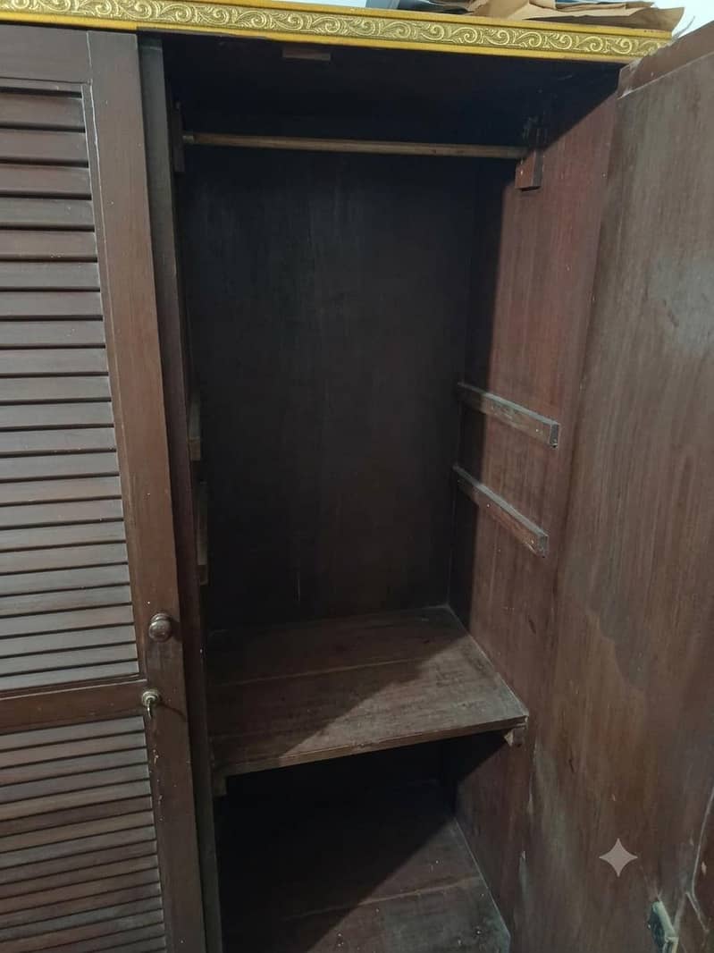 2 door wardrobe 1