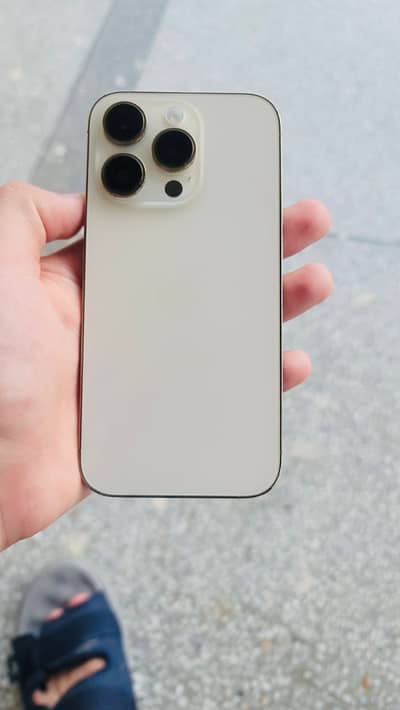 Apple iPhone 14 Pro jv