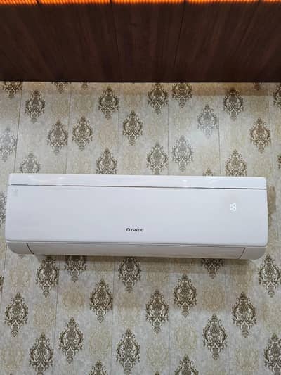 Gree DC inverter T3 model heat and cool urgent for sale