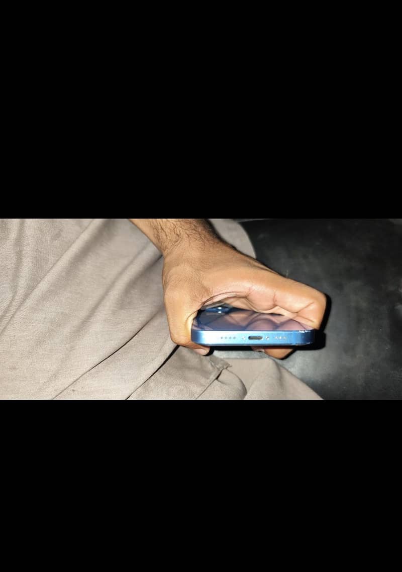Apple iPhone 13 0