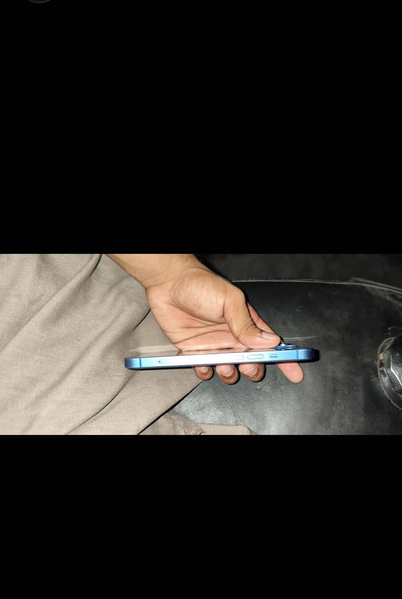 Apple iPhone 13 1
