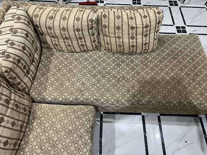 L shaped sofa 0