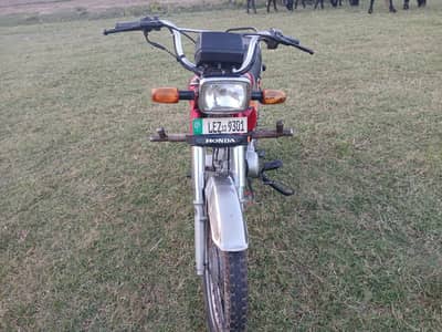 CD70 motorcycle