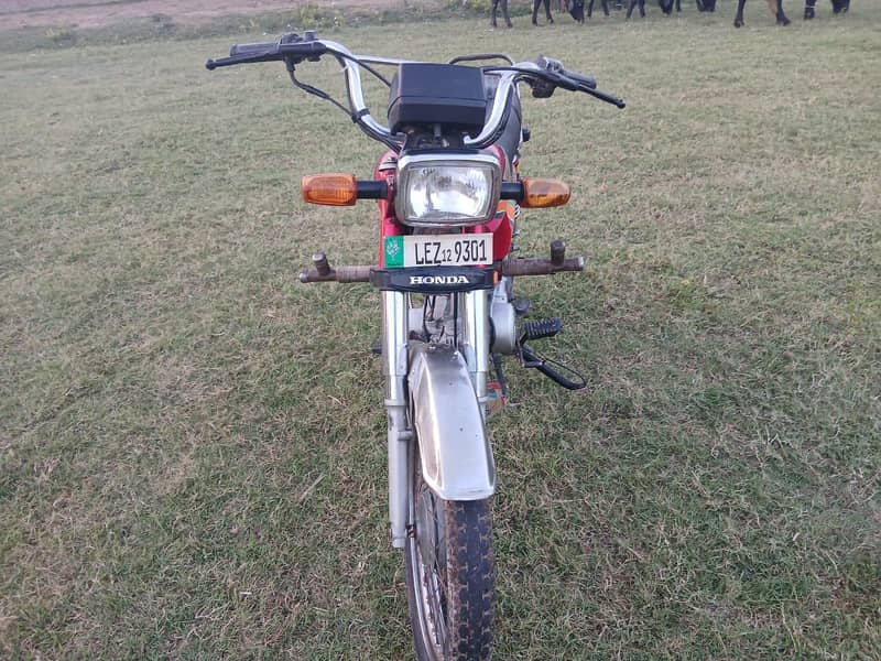 CD70 motorcycle 0