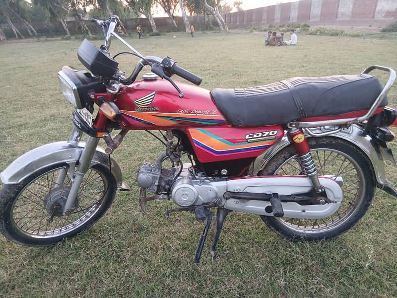 CD70 motorcycle 1