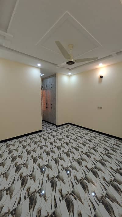 GULBERG RESIDENCIA 7M UPPER FLOOR FOR RENT