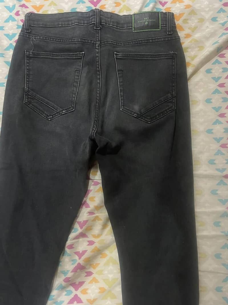 Breakout Jeans 1