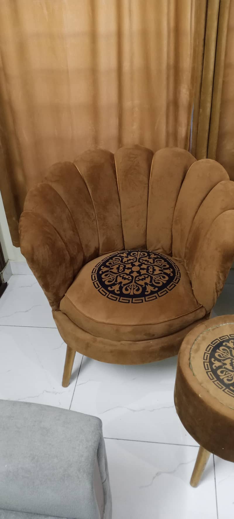 Coffee chairs With Table 1