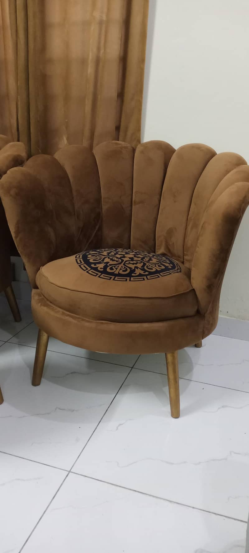 Coffee chairs With Table 2