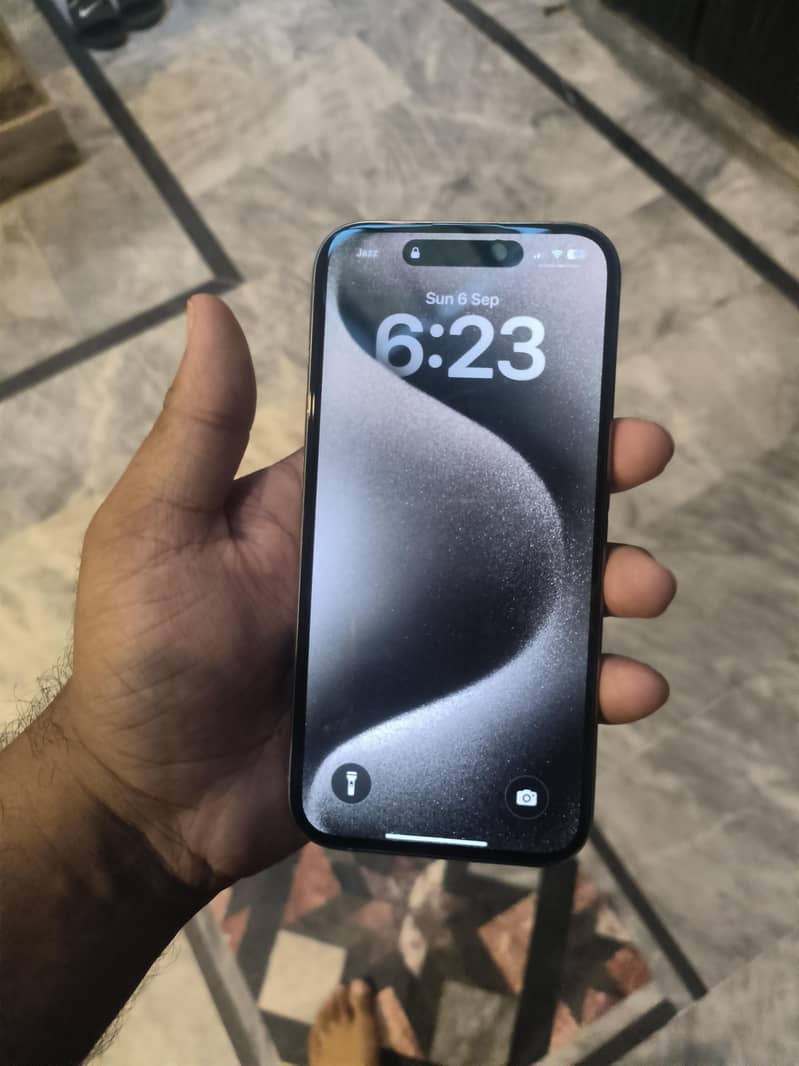 Apple iPhone 15 Pro 1