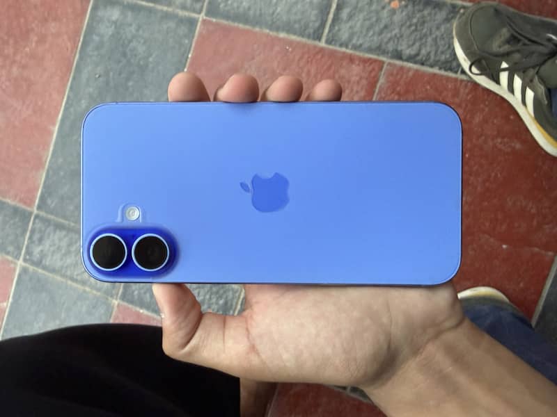 Apple iPhone 16 Plus 0