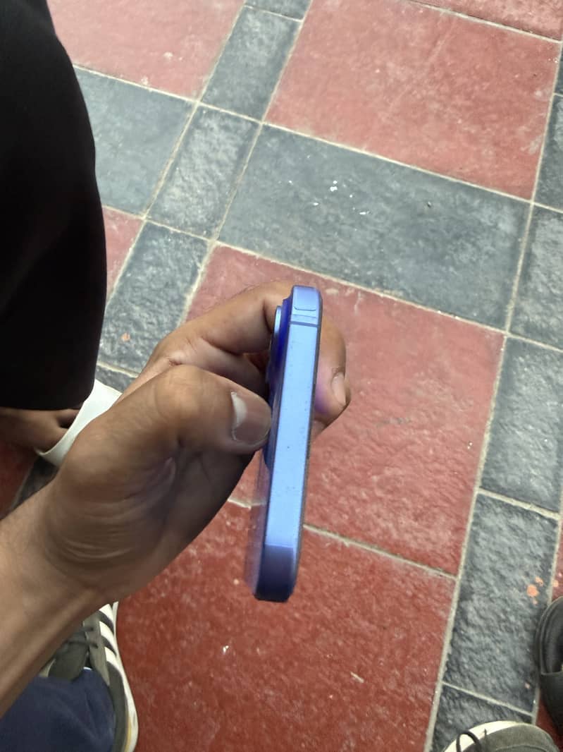 Apple iPhone 16 Plus 2