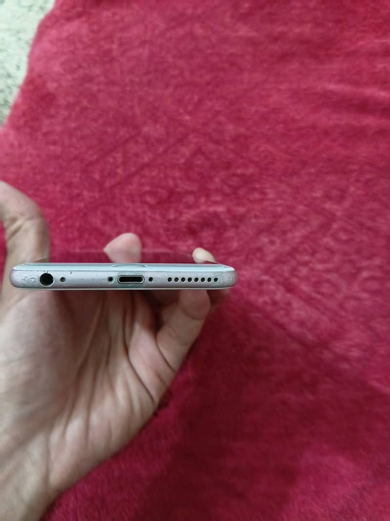 Apple iPhone 6S Plus 4