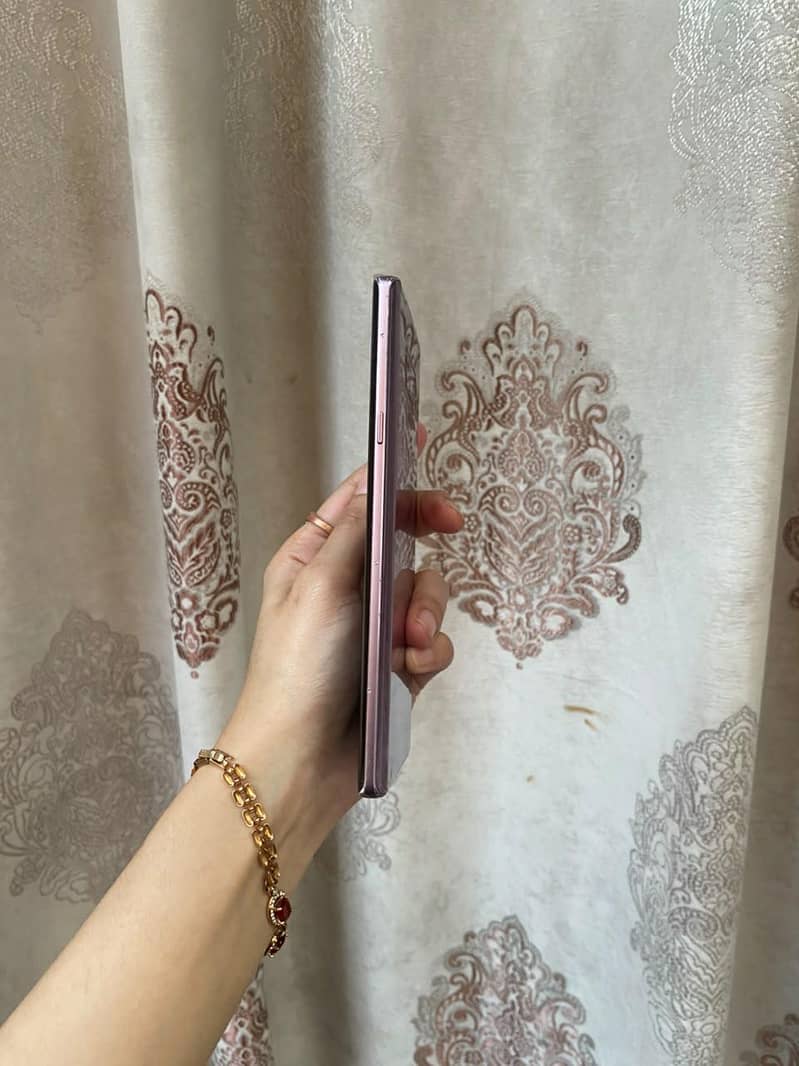 Samsung Mobile Note 9 3