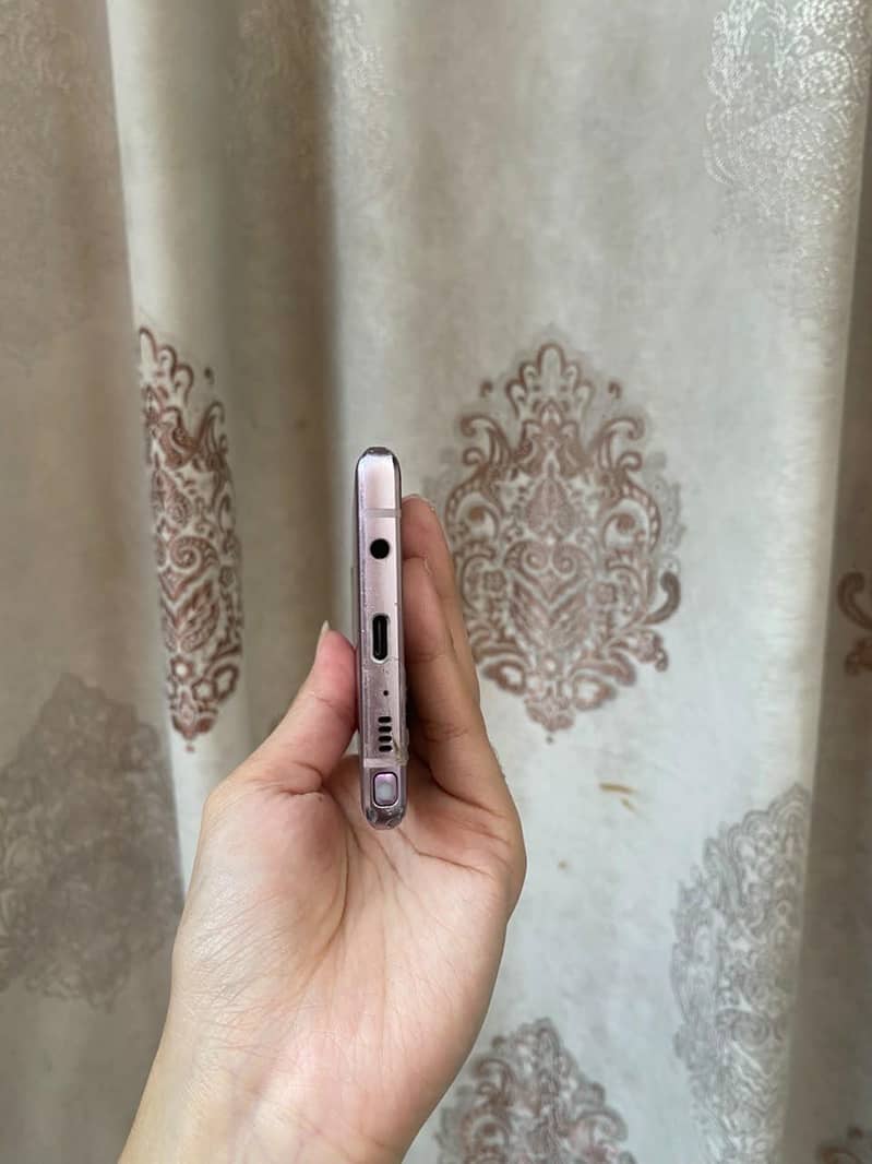Samsung Mobile Note 9 4