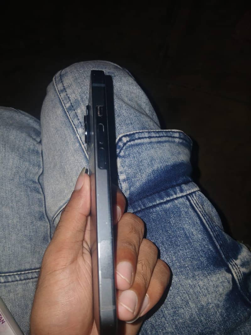 Apple iPhone 14 3