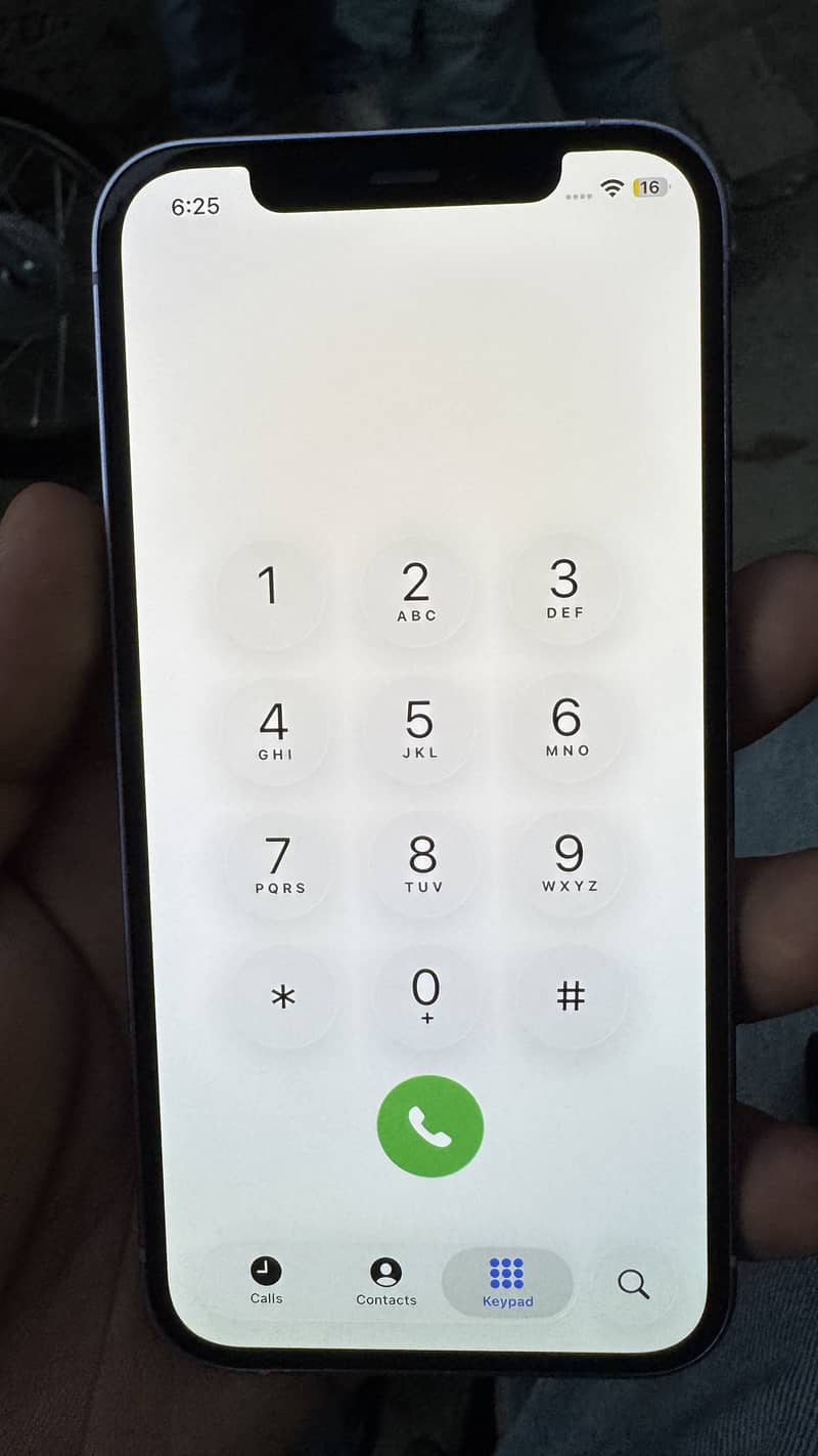 Apple iPhone 12 4