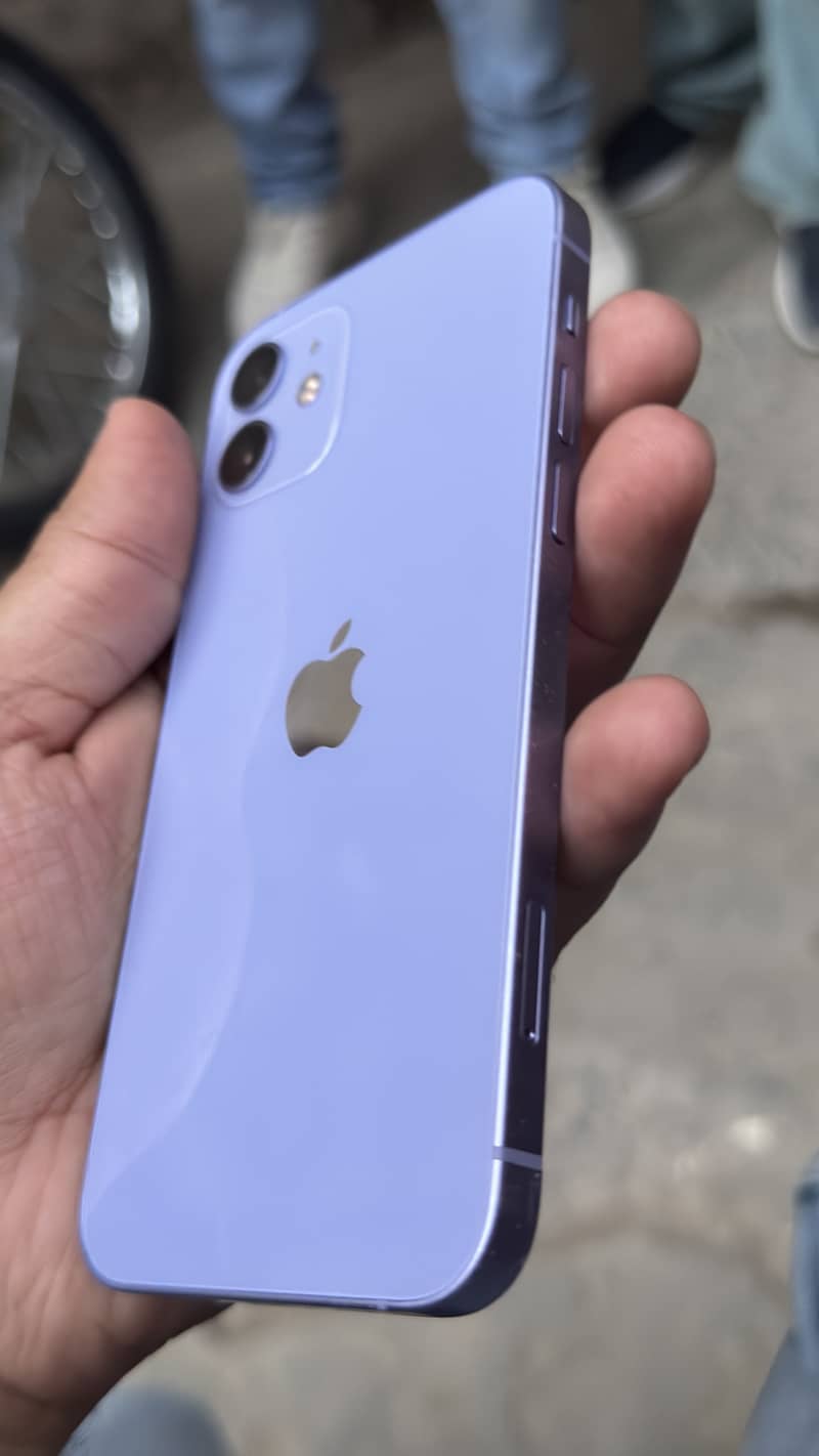 Apple iPhone 12 8