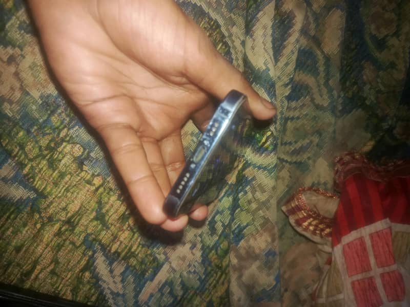 Apple iPhone 13 Pro 2