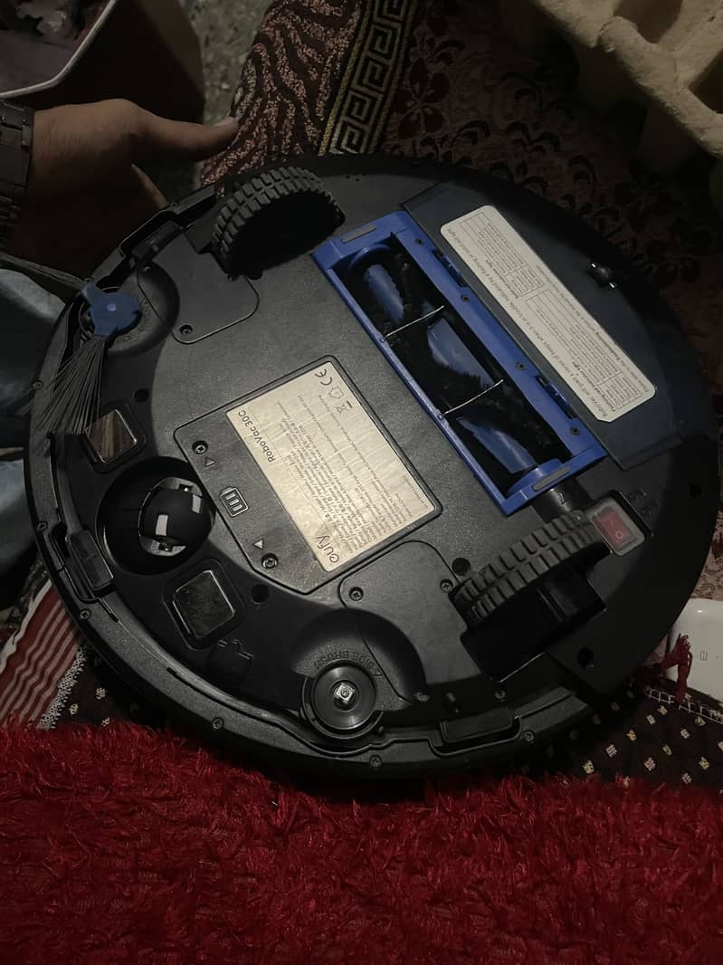 Robotic vacuum cleaner 1