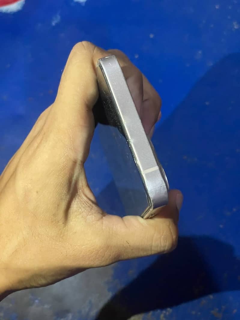 Apple iPhone 13 3