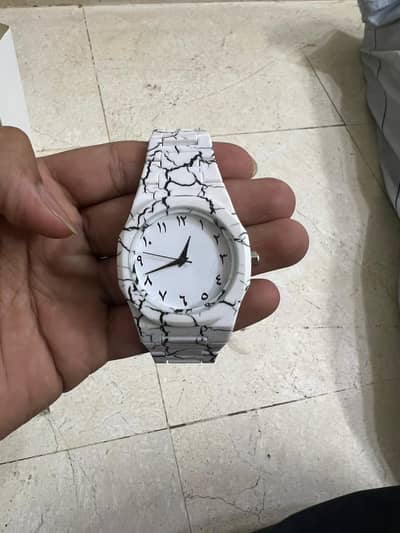 white aura watch