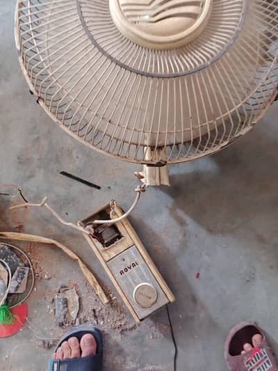 Royal bracket fan