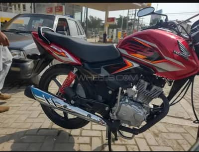 Honda CB 125F