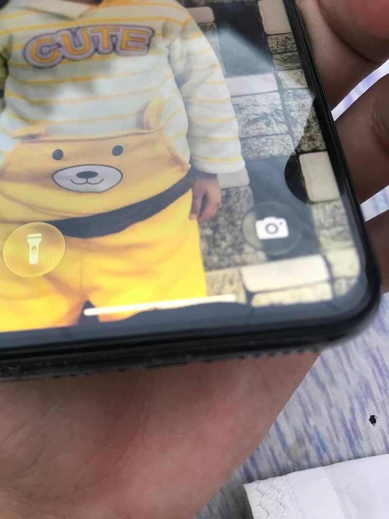 Apple iPhone 11 Pro 4