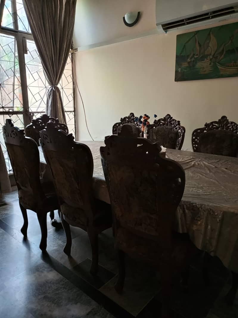 Dinning Table 4