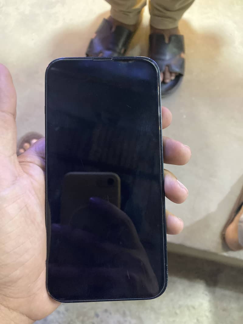 Apple iPhone 13 1