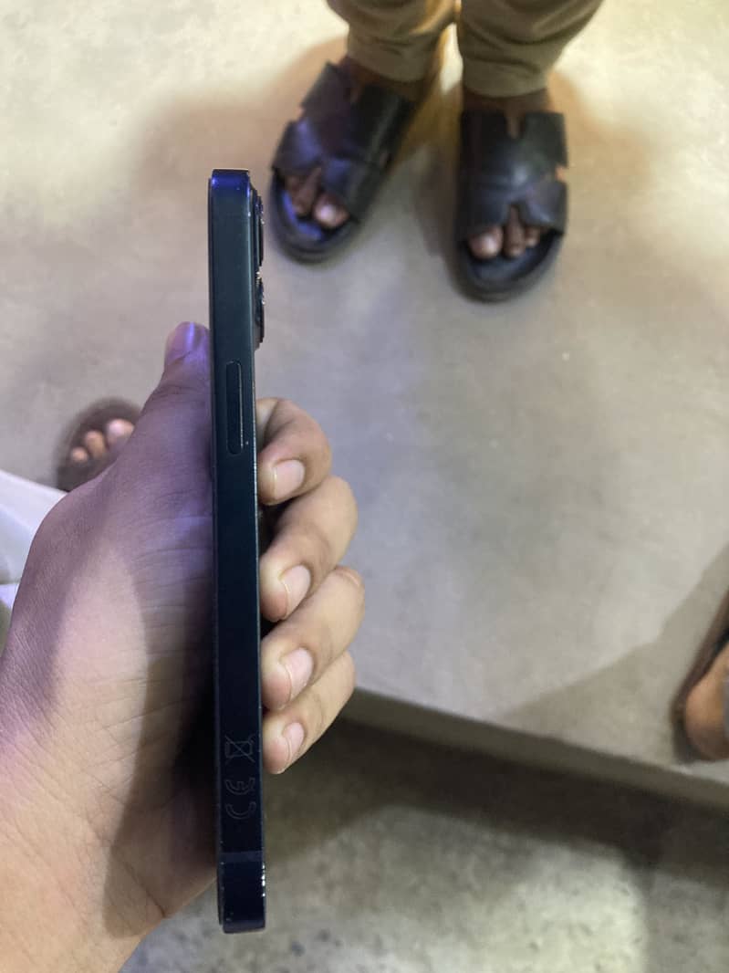 Apple iPhone 13 3
