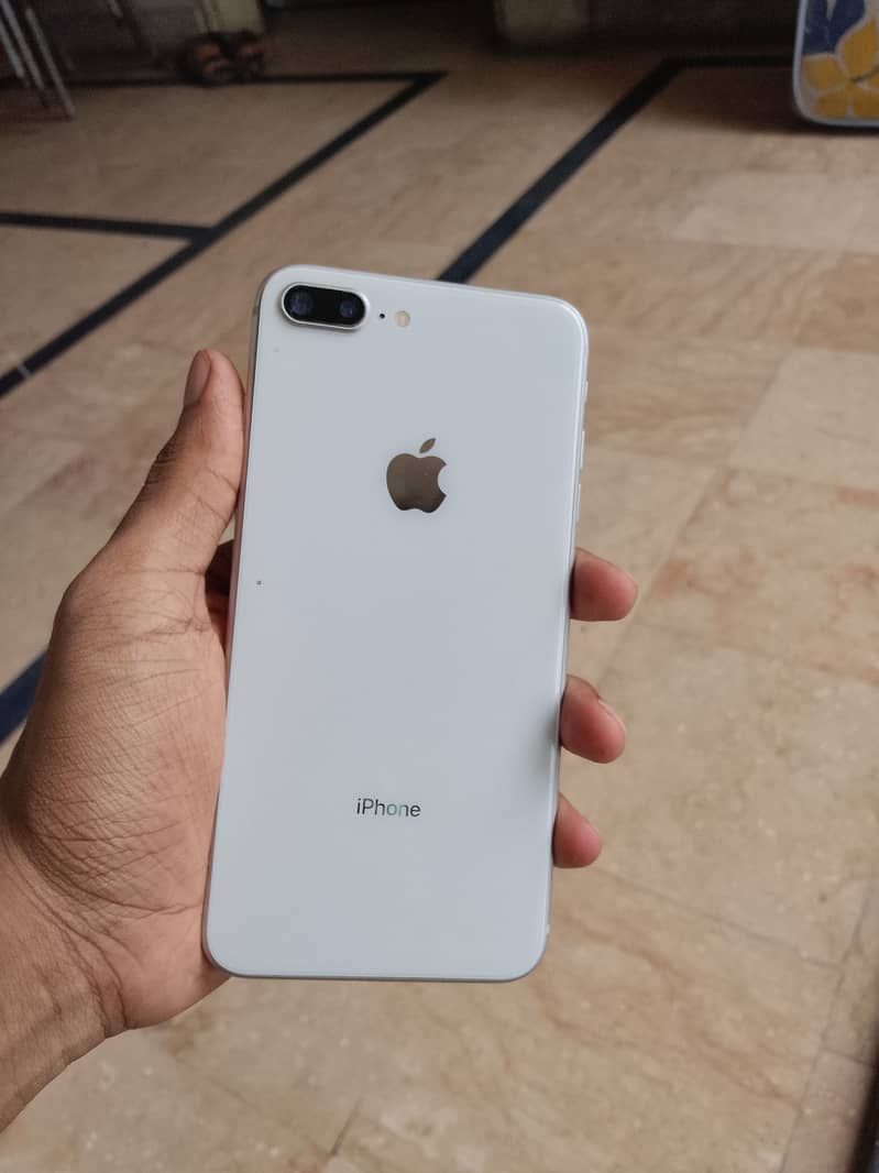 Apple iPhone 8 Plus 0
