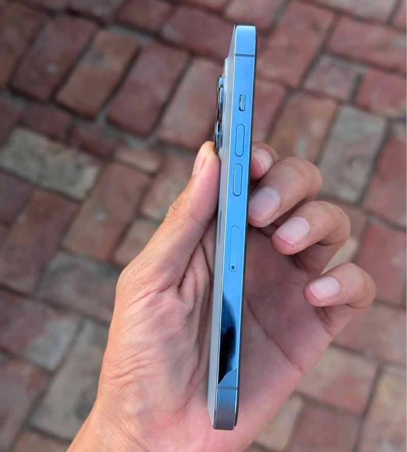 Apple iPhone 13 Pro Max 0