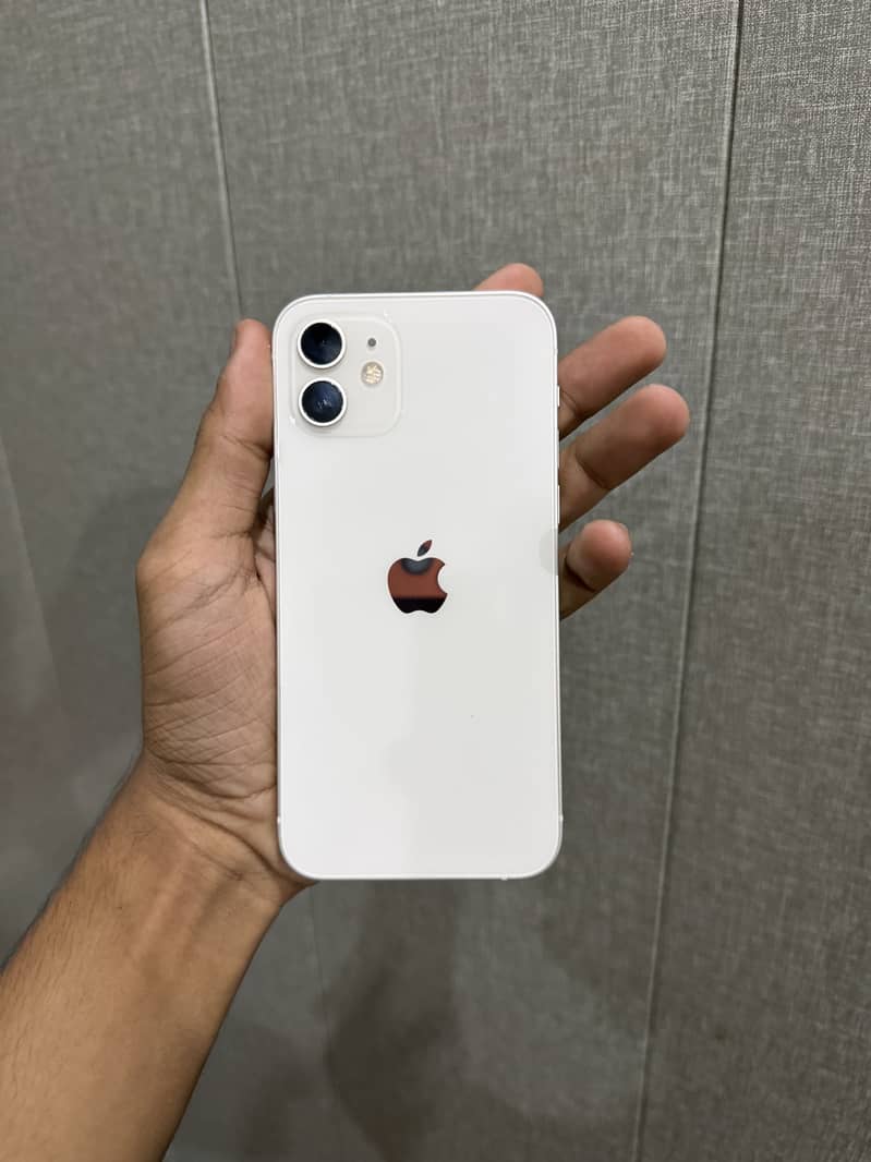 Apple iPhone 12 3