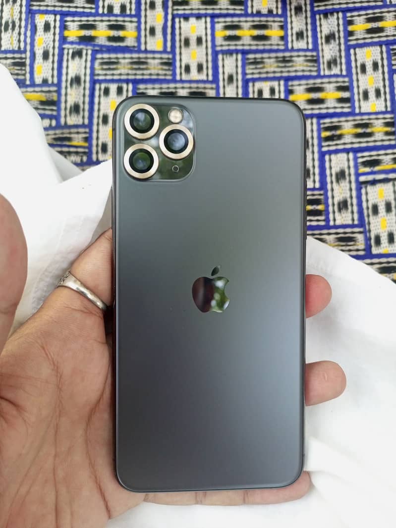 IPHONE 11 PRO MAX 8