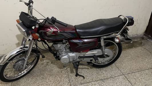 Honda CG 125 Red Colour For Sale.