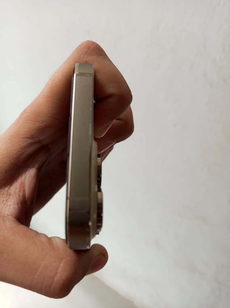 Apple iPhone 14 Pro Max 1