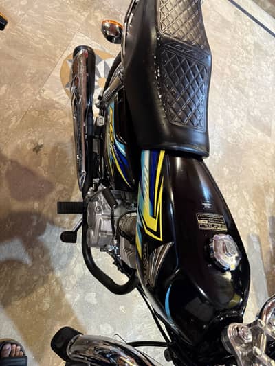 Honda 125 Black Total Geniune