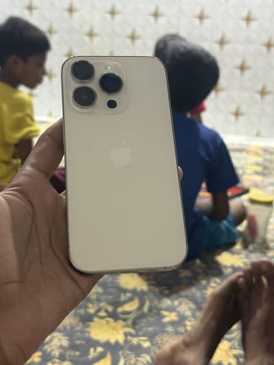 Apple iPhone 14 Pro jv